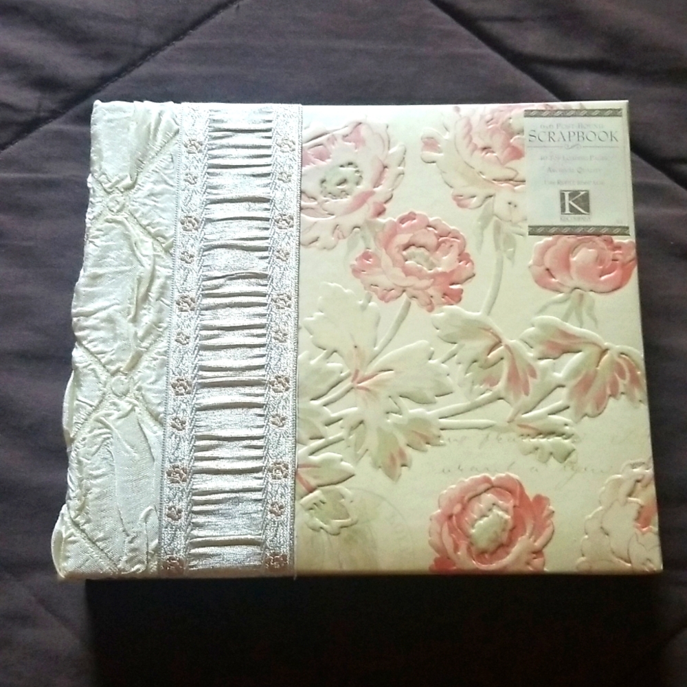 🌼Flowered 6x6 Post Bound Scrapbook🌼